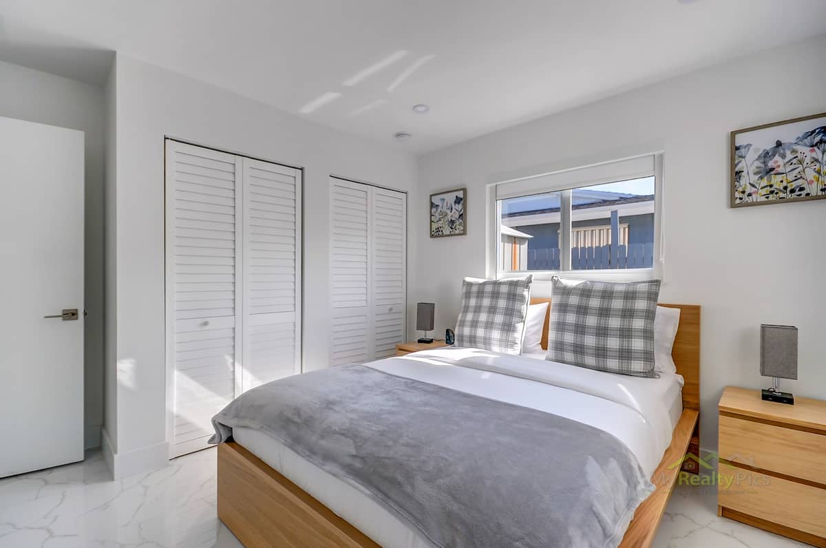 Modern home +Heated Pool, Gazebo,Amenities